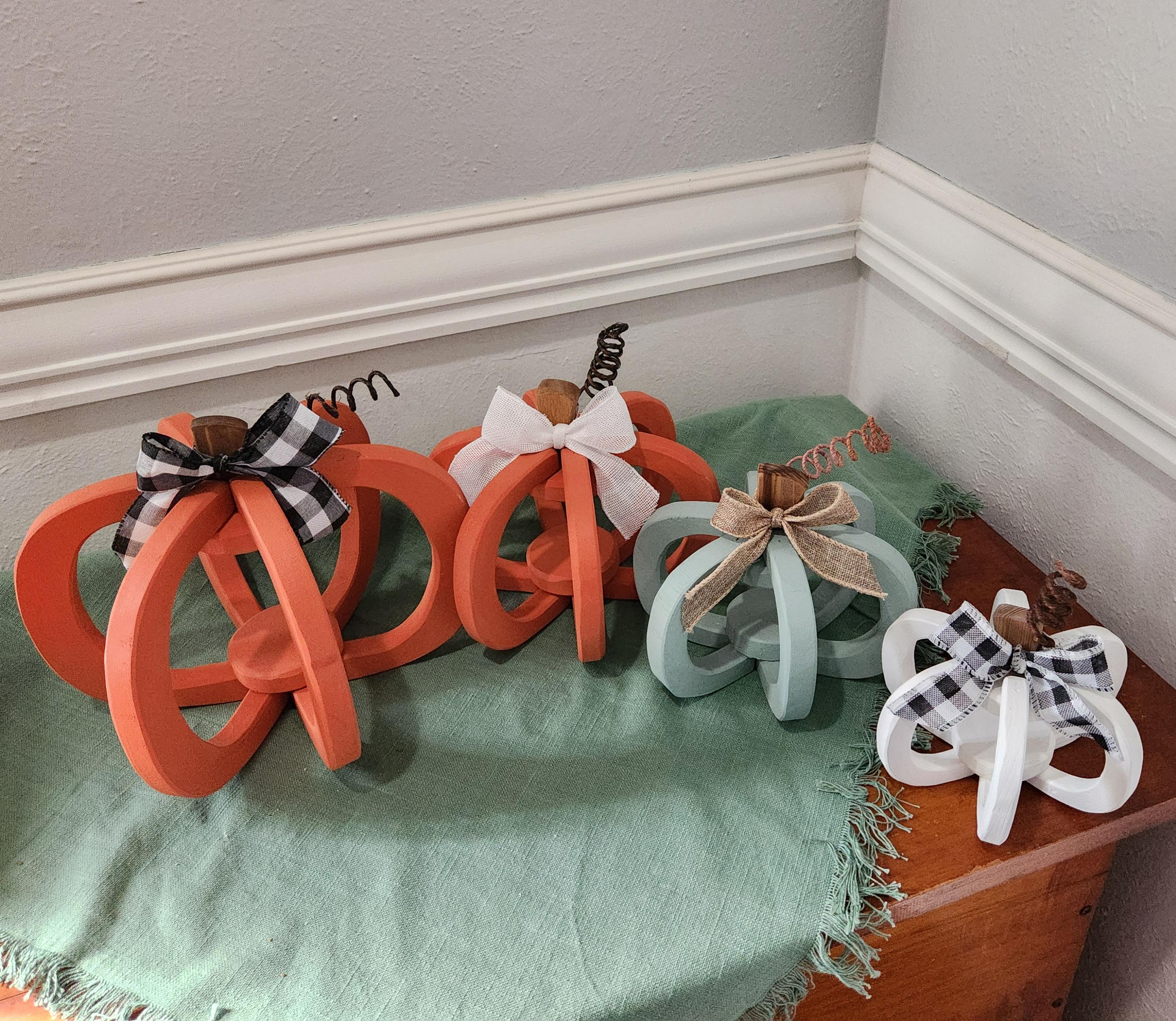 Top view of pumpkins, 4 sizes Top view of pumpkins, 4 sizes